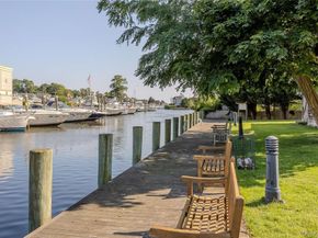 200 Merrick Road F, Amityville NY 11701