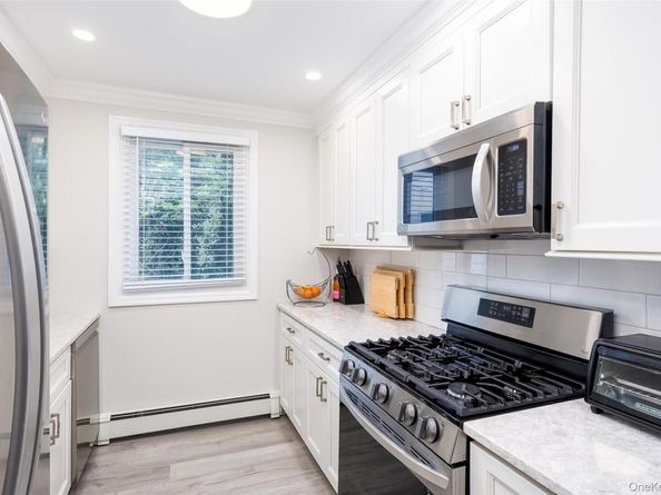 200 Merrick Road F, Amityville NY 11701