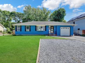 86 Parkview Drive, Shirley NY 11967