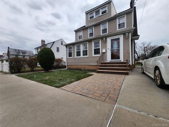 19614 104th Avenue, Saint Albans NY 11412