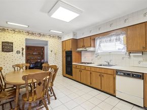 52 Center Street, Ronkonkoma NY 11779