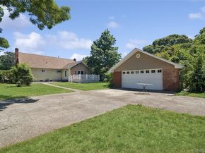 52 Center Street, Ronkonkoma NY 11779