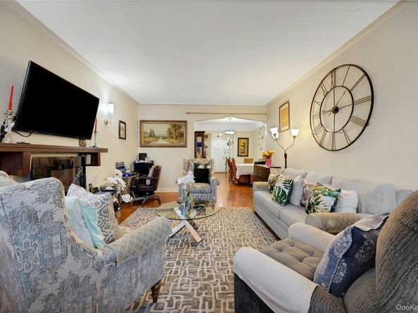 2166 Bronx Park E 1F, Bronx NY 10462