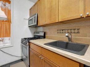 2166 Bronx Park E 1F, Bronx NY 10462