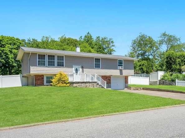 5 Fairway Drive, Port Jefferson Station NY 11776