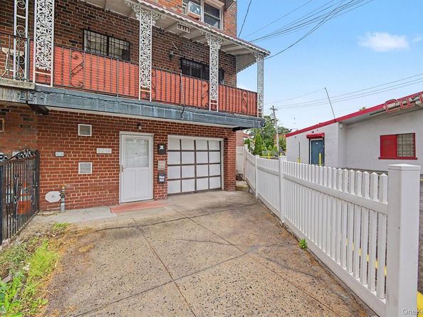 1010 E 233rd Street, Bronx NY 10466