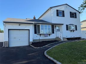 3 Perry Street, Brentwood NY 11717