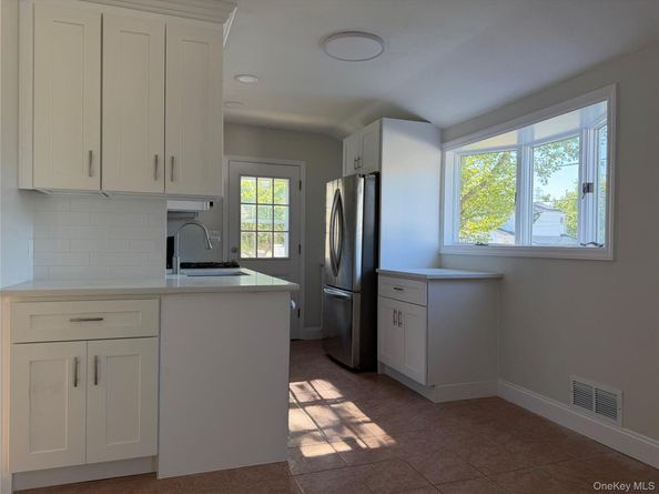 3 Perry Street, Brentwood NY 11717