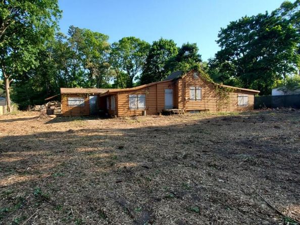 34 Peach Street, Central Islip NY 11722