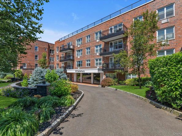 25 Canterbury Road 1F, Great Neck NY 11021