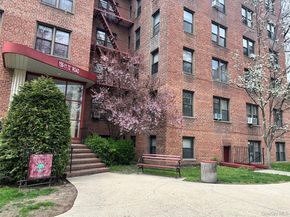 150-29 72 Rd 3L, Flushing NY 11367