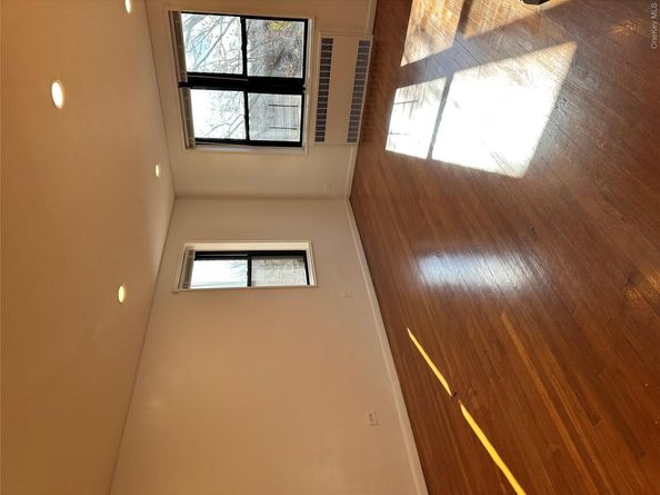 150-29 72 Rd 3L, Flushing NY 11367