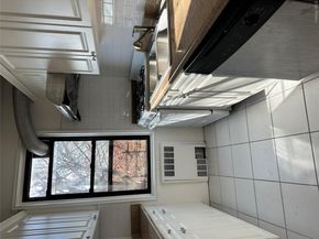 150-29 72 Rd 3L, Flushing NY 11367