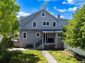 400 Roosevelt Avenue, Freeport NY 11520