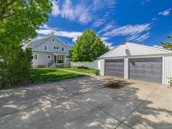 400 Roosevelt Avenue, Freeport NY 11520