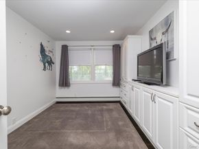 400 Roosevelt Avenue, Freeport NY 11520