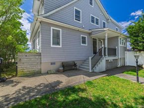 400 Roosevelt Avenue, Freeport NY 11520