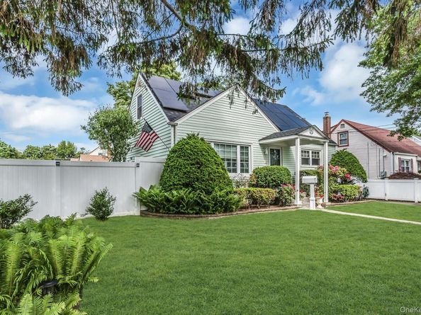 93 Gilroy Avenue, Uniondale NY 11553