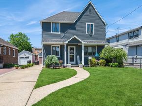 24 Commonwealth Street, Franklin Square NY 11010