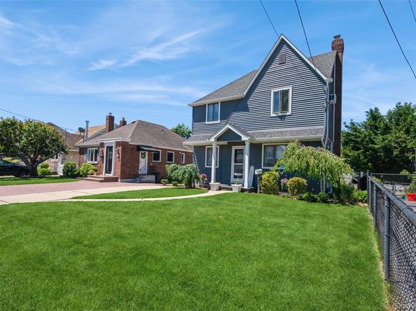 24 Commonwealth Street, Franklin Square NY 11010