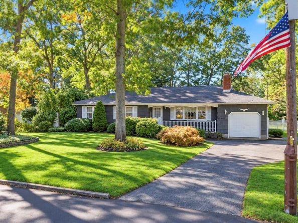2306 Pine Avenue, Ronkonkoma NY 11779
