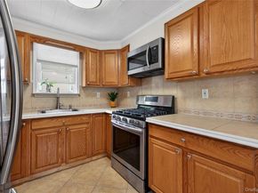 109 Eastview Road, Ronkonkoma NY 11779