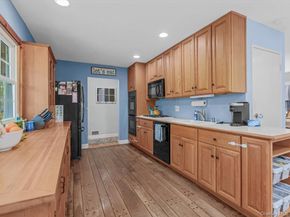 42 Sunflower Drive, Hauppauge NY 11788