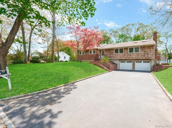 42 Sunflower Drive, Hauppauge NY 11788