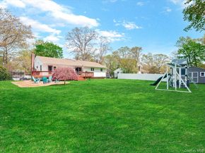 42 Sunflower Drive, Hauppauge NY 11788