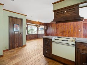 42 Senne Road, Northport NY 11768