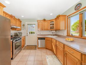 18 Byron Road, Commack NY 11725