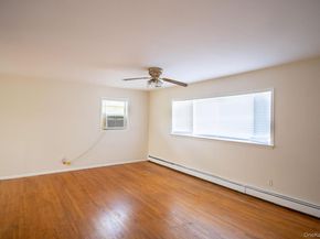 18 Edna Drive, Syosset NY 11791