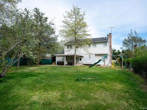 18 Edna Drive, Syosset NY 11791