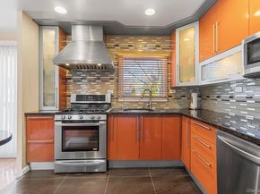 40 Garnet Lane, Plainview NY 11803