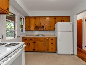 65 Grant Avenue, Albertson NY 11507