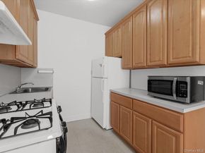 1560 E 18th 2C, Brooklyn NY 11230