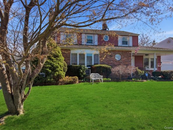 268 Curtis Avenue, Carle Place NY 11514
