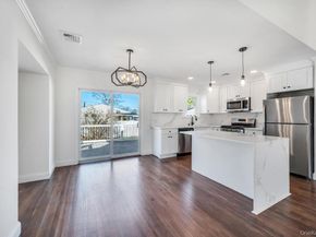 18 W 14th Street, Deer Park NY 11729