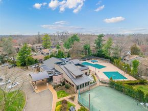 129 Golf View Drive 129, Jericho NY 11753