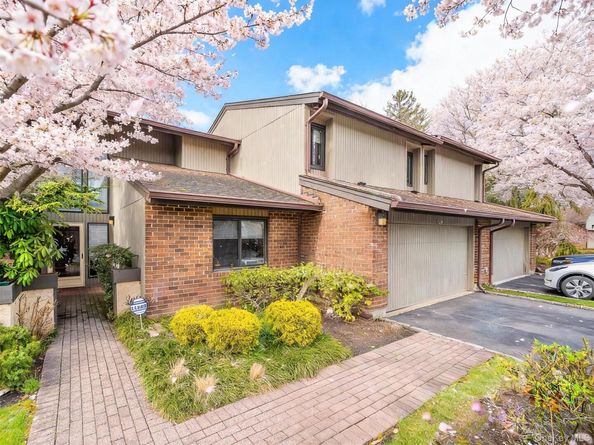 129 Golf View Drive 129, Jericho NY 11753