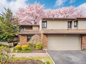 129 Golf View Drive 129, Jericho NY 11753