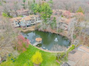 129 Golf View Drive 129, Jericho NY 11753