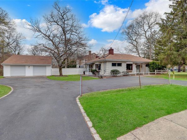 276 Woodlawn Avenue, Saint James NY 11780