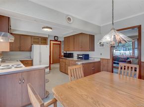 276 Woodlawn Avenue, Saint James NY 11780