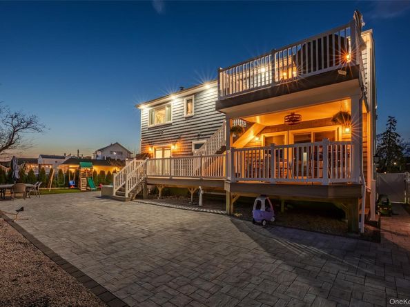 2689 Riverside Avenue, Seaford NY 11783