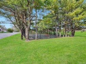 109 Pointe Circle S 109, Coram NY 11727