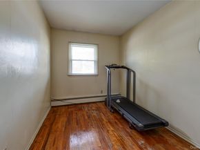 17 Wentworth Drive, Dix Hills NY 11746