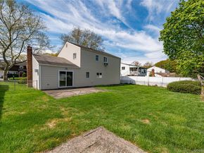 17 Wentworth Drive, Dix Hills NY 11746