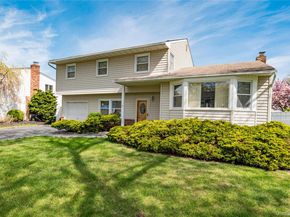 17 Wentworth Drive, Dix Hills NY 11746