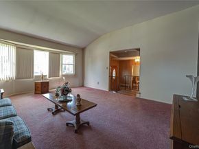 17 Wentworth Drive, Dix Hills NY 11746